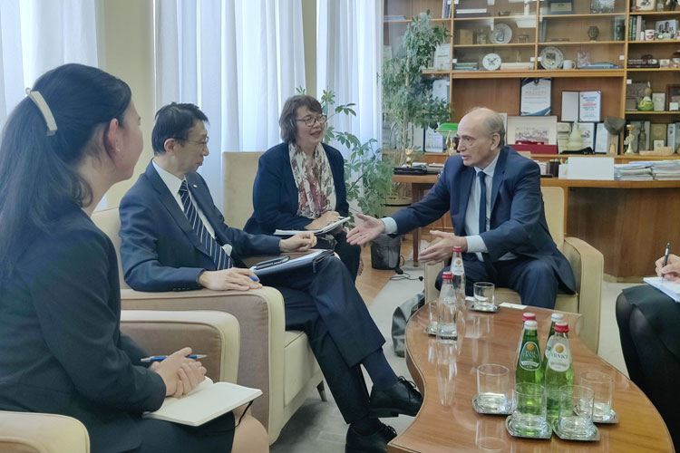  Министар Кркобабић са амбасадором Јапана Имамуром Акиром 