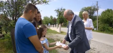  Ministar Milan Krkobabić uručio ključeve porodici Milaković iz Kosjerića  